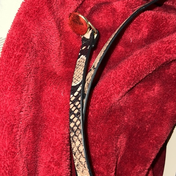 H&M Snakeskin faux leather slim belt - Picture 4 of 11